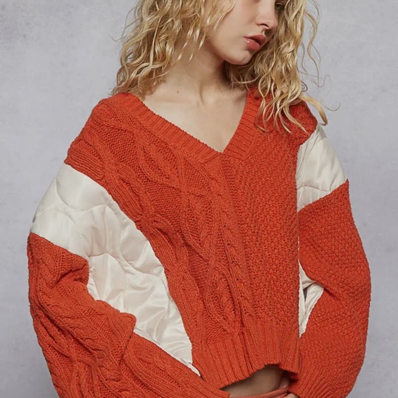 057 - POL V-Neck Long Sleeve Twist Knit Contrast Orange Cable Knit Sweater - Picture 3 of 5